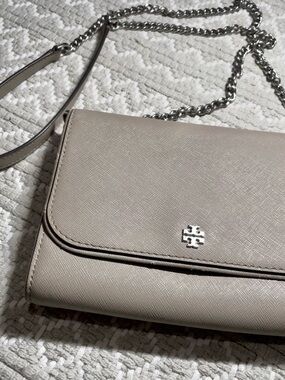 Tory Burch Crossbody Bag in Taupe/Silver with